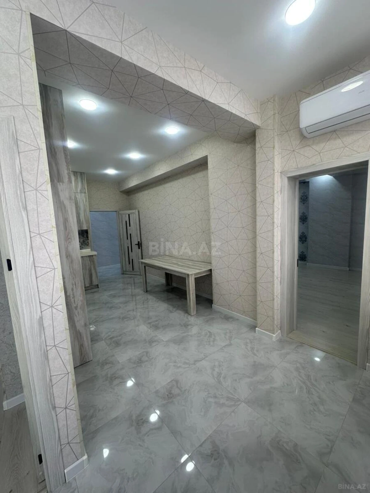 Satılır 4 otaqlı mənzil 109 m²
