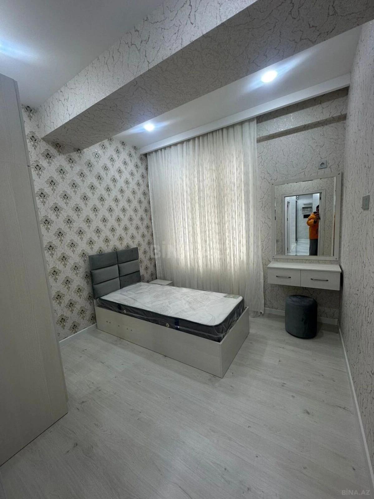 Satılır 4 otaqlı mənzil 109 m²