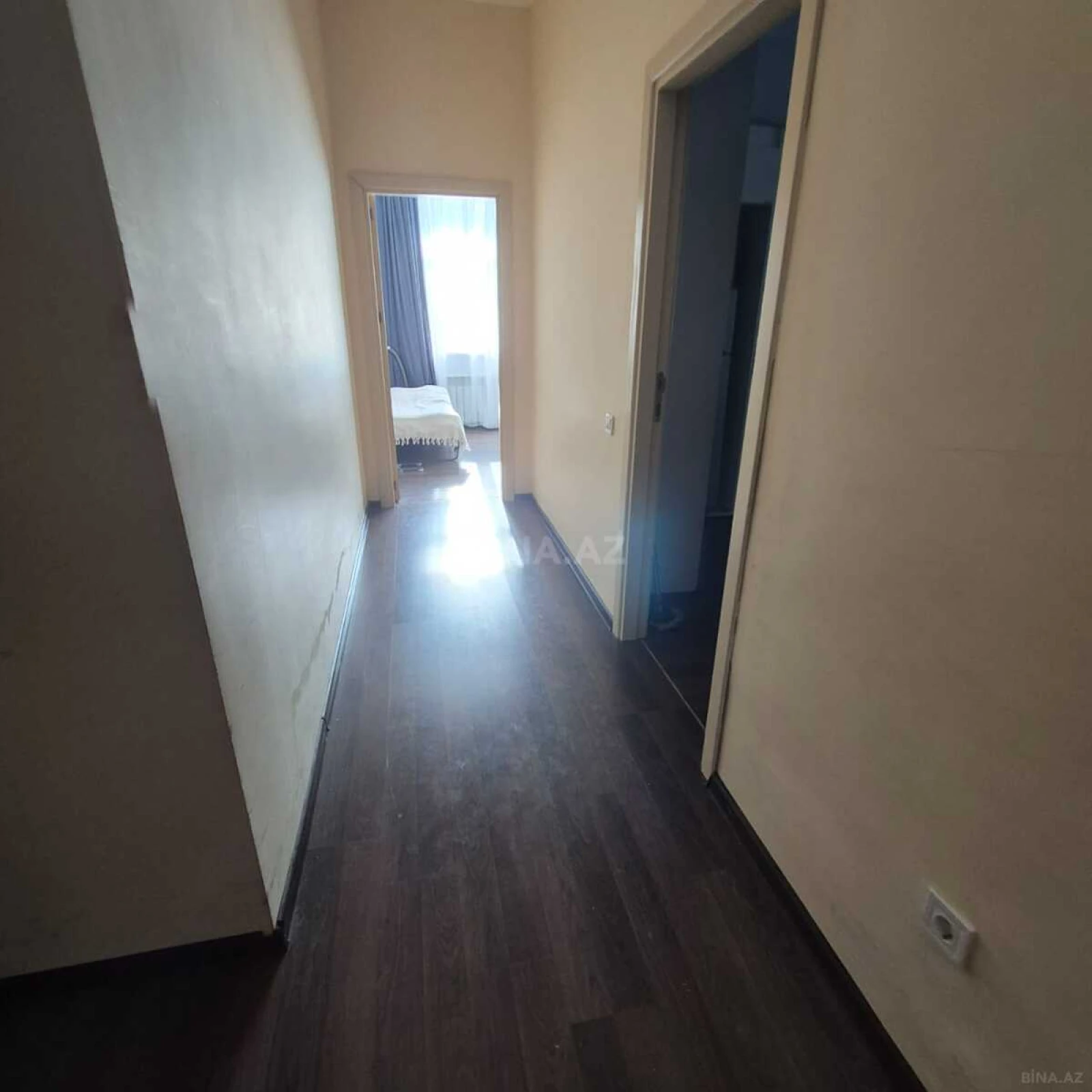 Satılır 2 otaqlı mənzil 71 m²