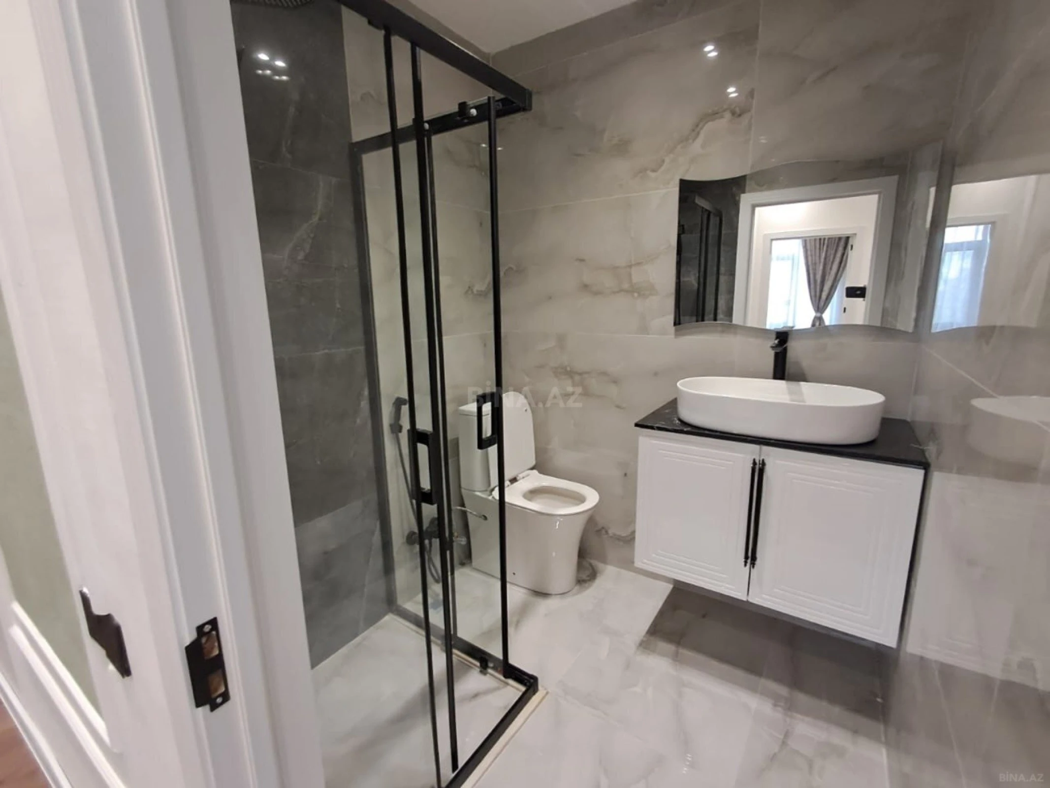 Satılır 3 otaqlı mənzil 82 m²