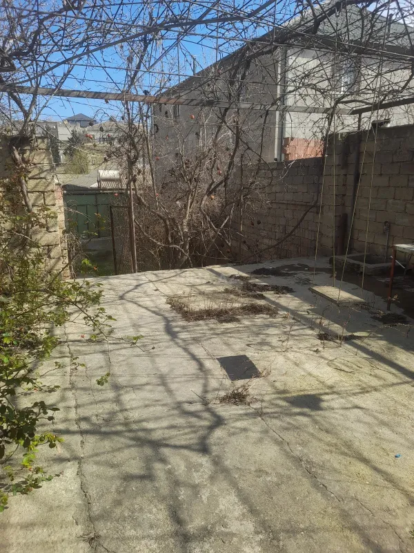Satılır 4 otaqlı həyət evi 100 m²