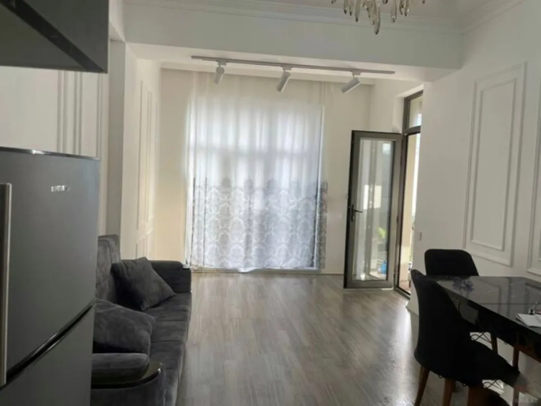 Kirayə verilir 2 otaqlı mənzil 60 m²