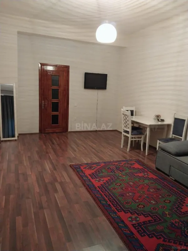 Kirayə verilir 2 otaqlı mənzil 70 m²