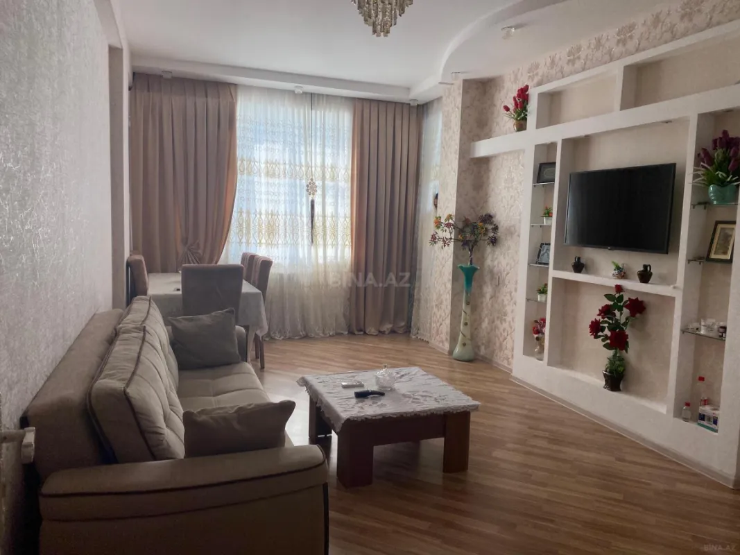Satılır 4 otaqlı mənzil 105 m²