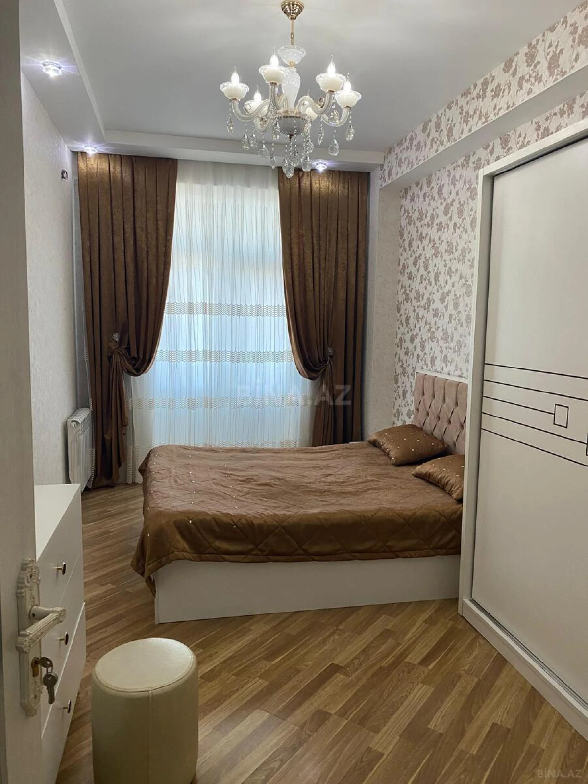 Satılır 4 otaqlı mənzil 105 m²