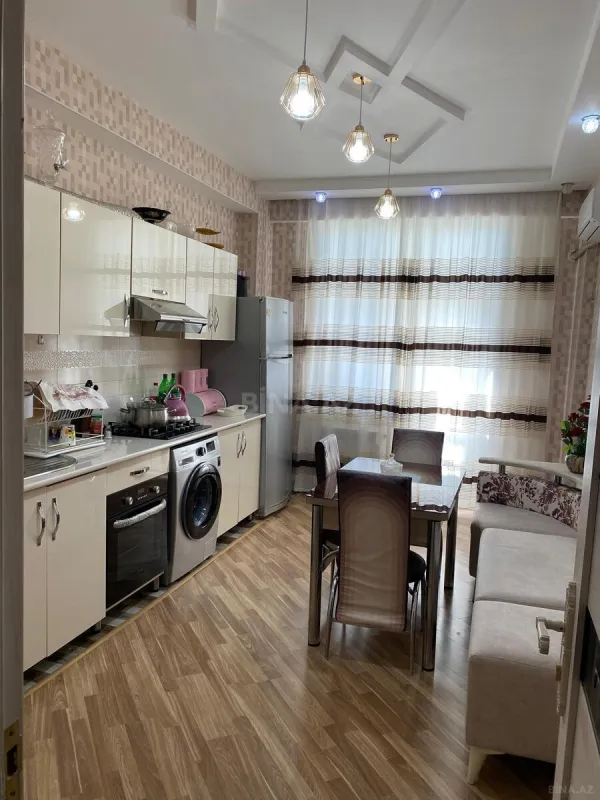 Satılır 4 otaqlı mənzil 105 m²