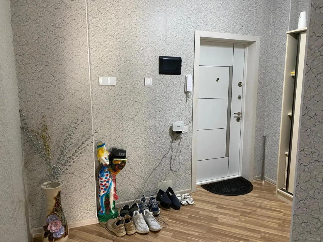 Satılır 4 otaqlı mənzil 105 m²