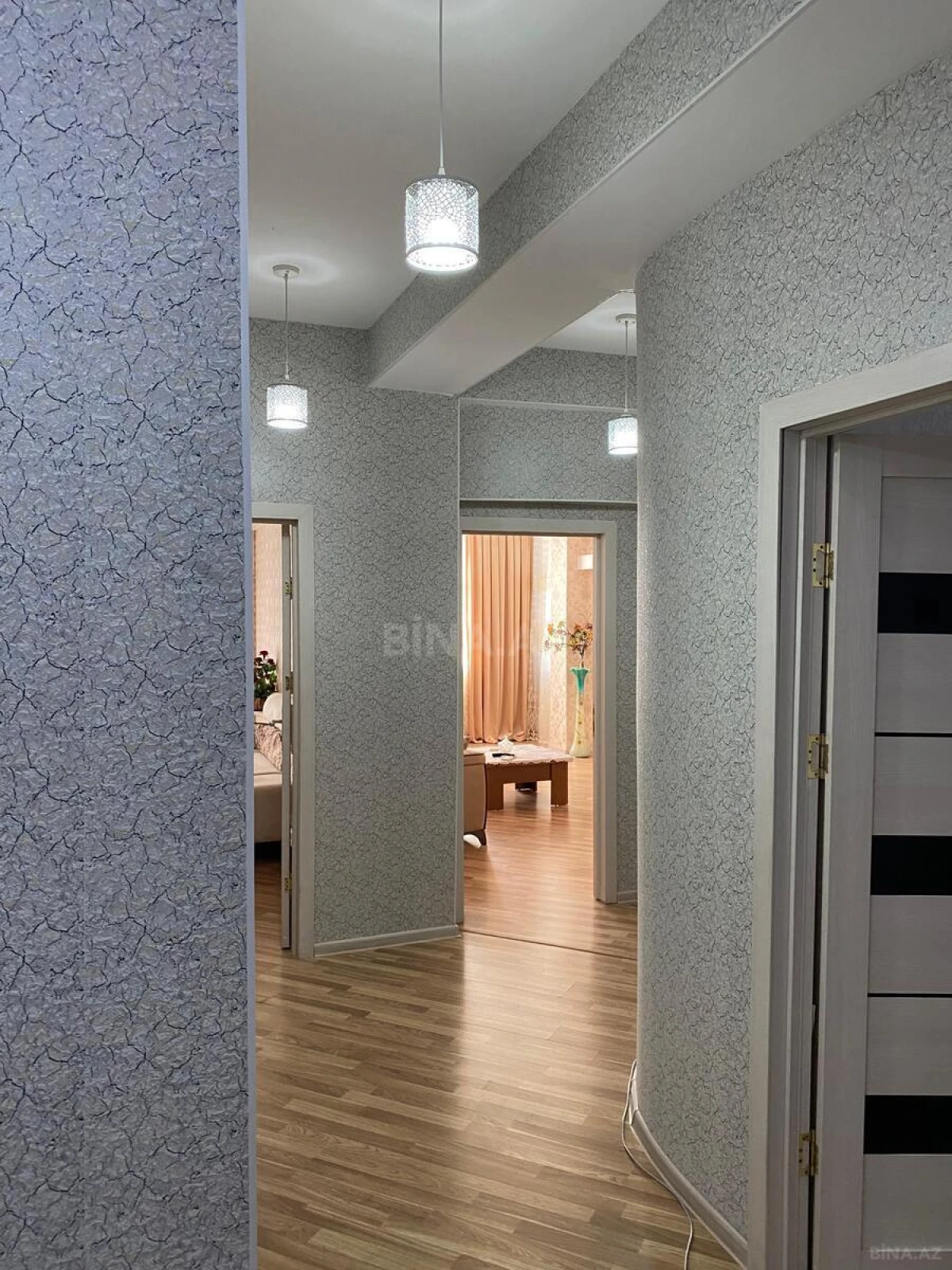 Satılır 4 otaqlı mənzil 105 m²