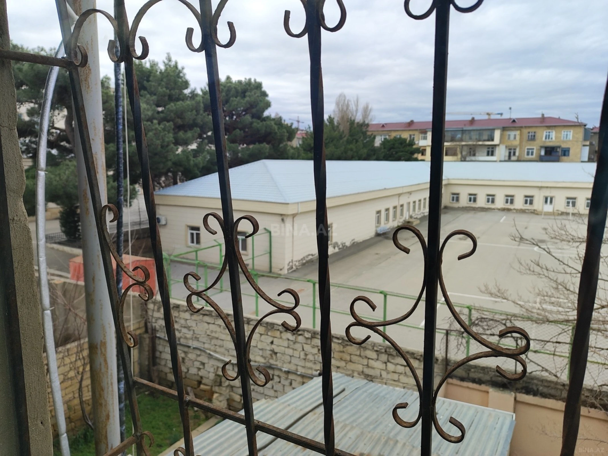 Kirayə verilir 4 otaqlı mənzil 110 m²