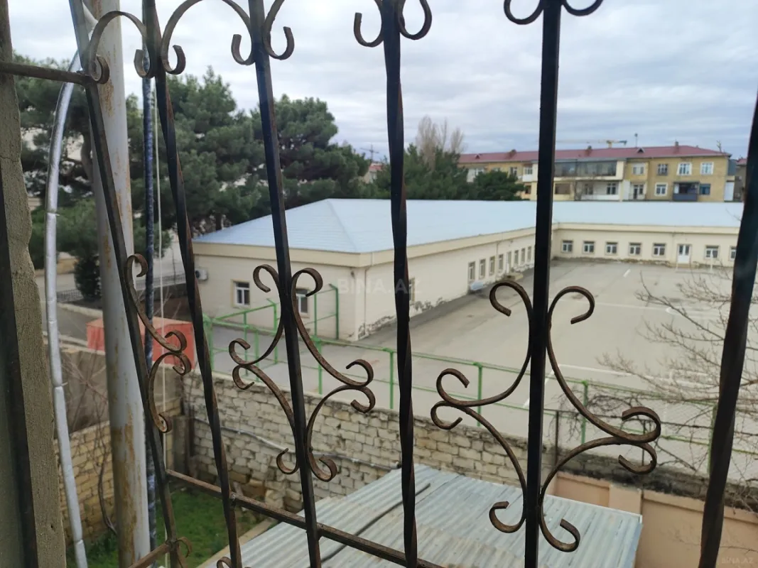 Kirayə verilir 4 otaqlı mənzil 110 m²