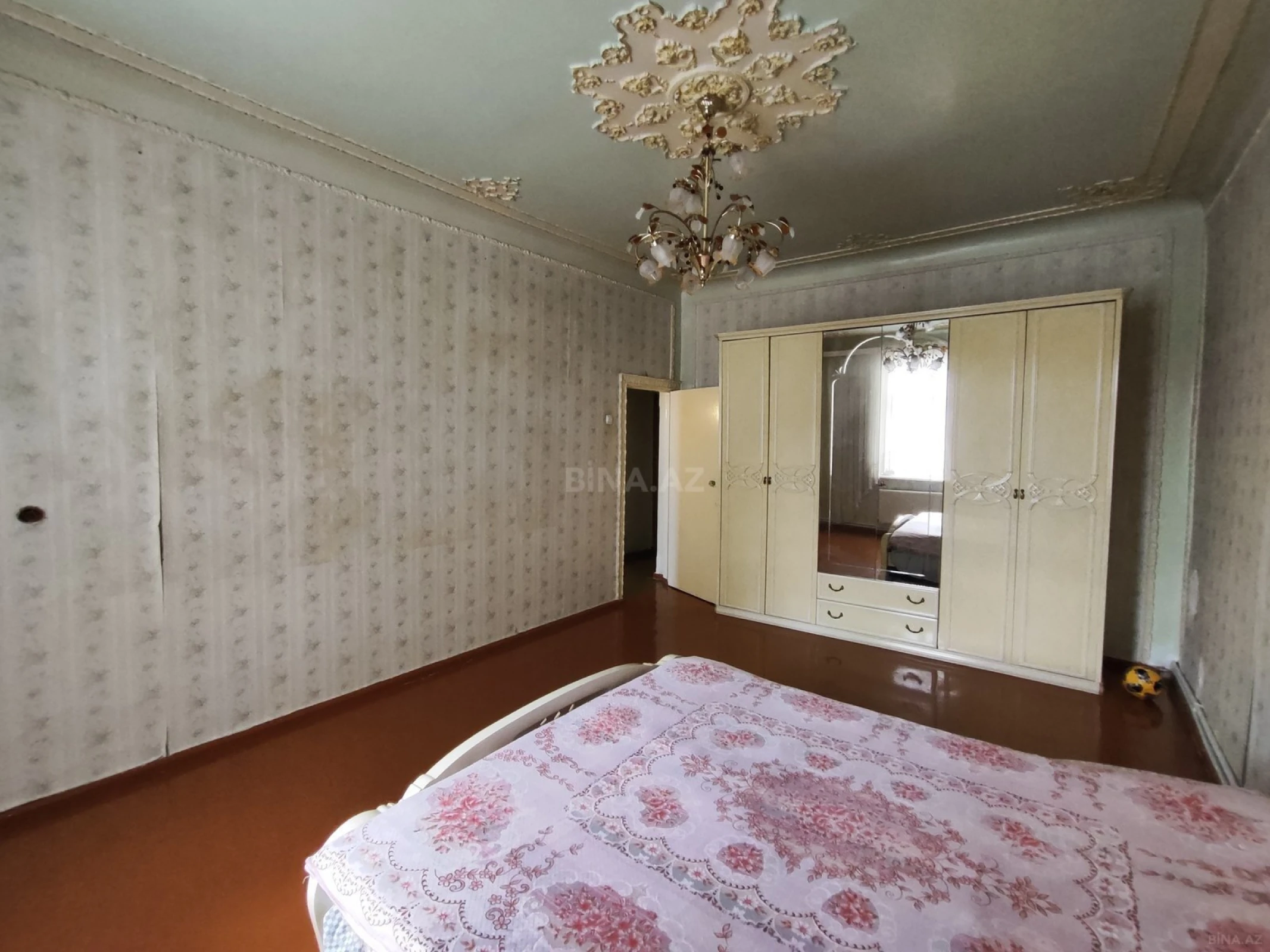 Kirayə verilir 4 otaqlı mənzil 110 m²