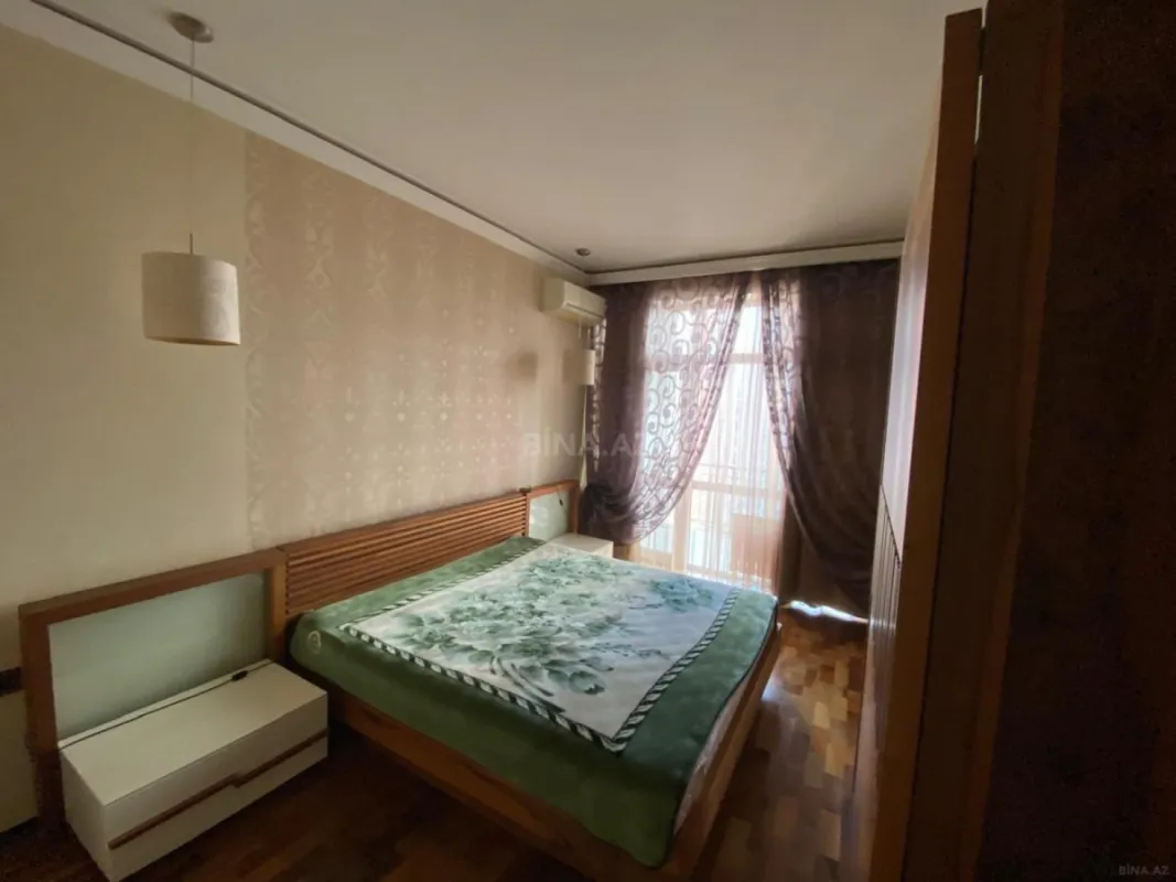 Satılır 3 otaqlı mənzil 126 m²