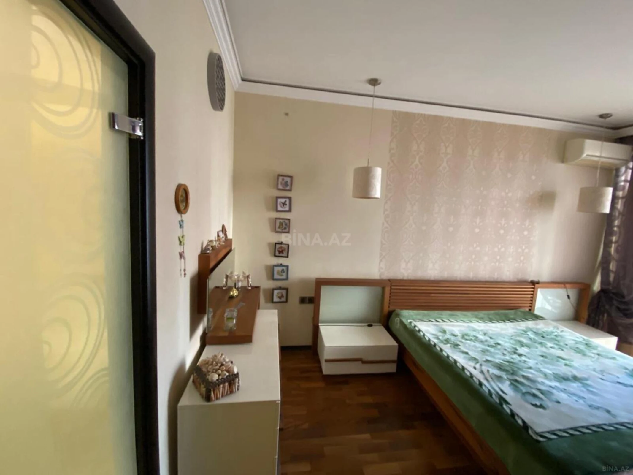Satılır 3 otaqlı mənzil 126 m²