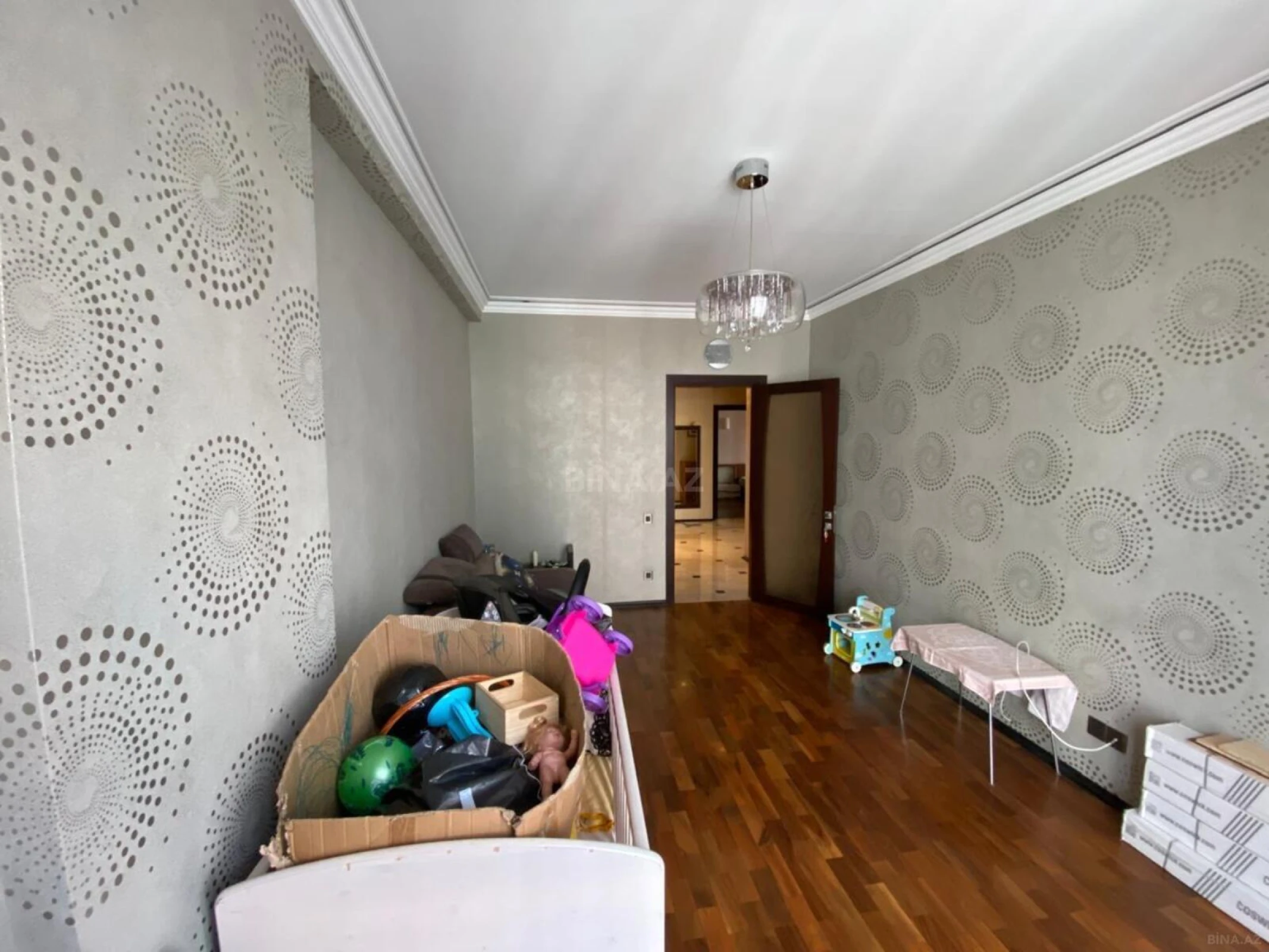 Satılır 3 otaqlı mənzil 126 m²