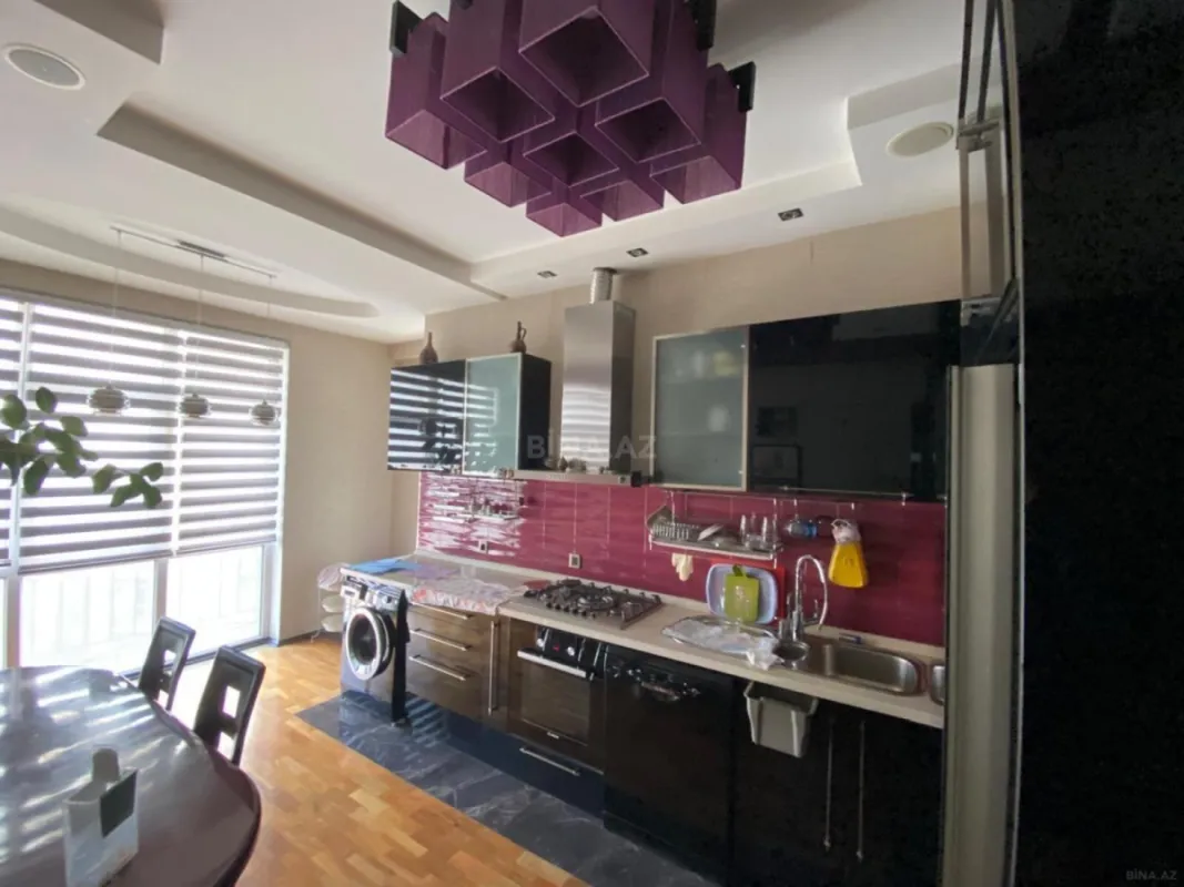 Satılır 3 otaqlı mənzil 126 m²