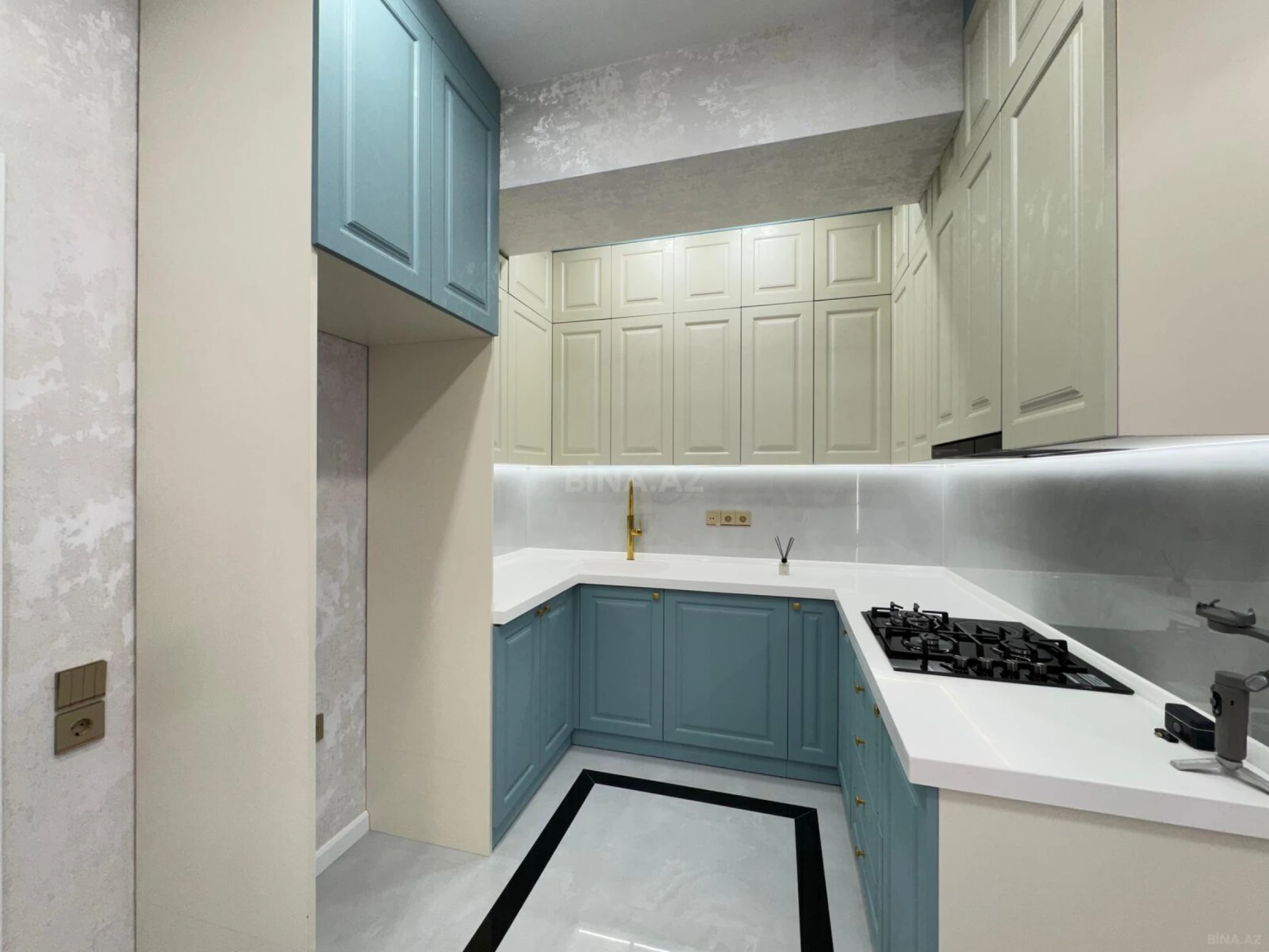 Satılır 2 otaqlı mənzil 84 m²