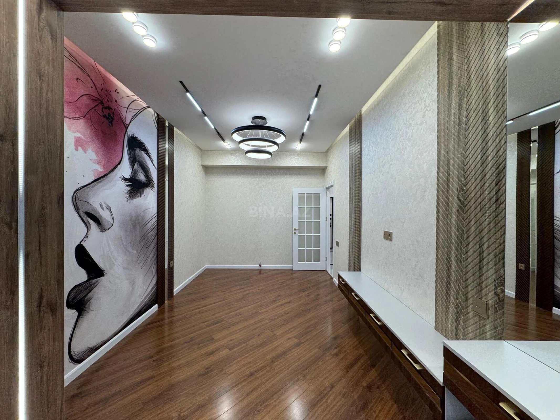 Satılır 2 otaqlı mənzil 84 m²