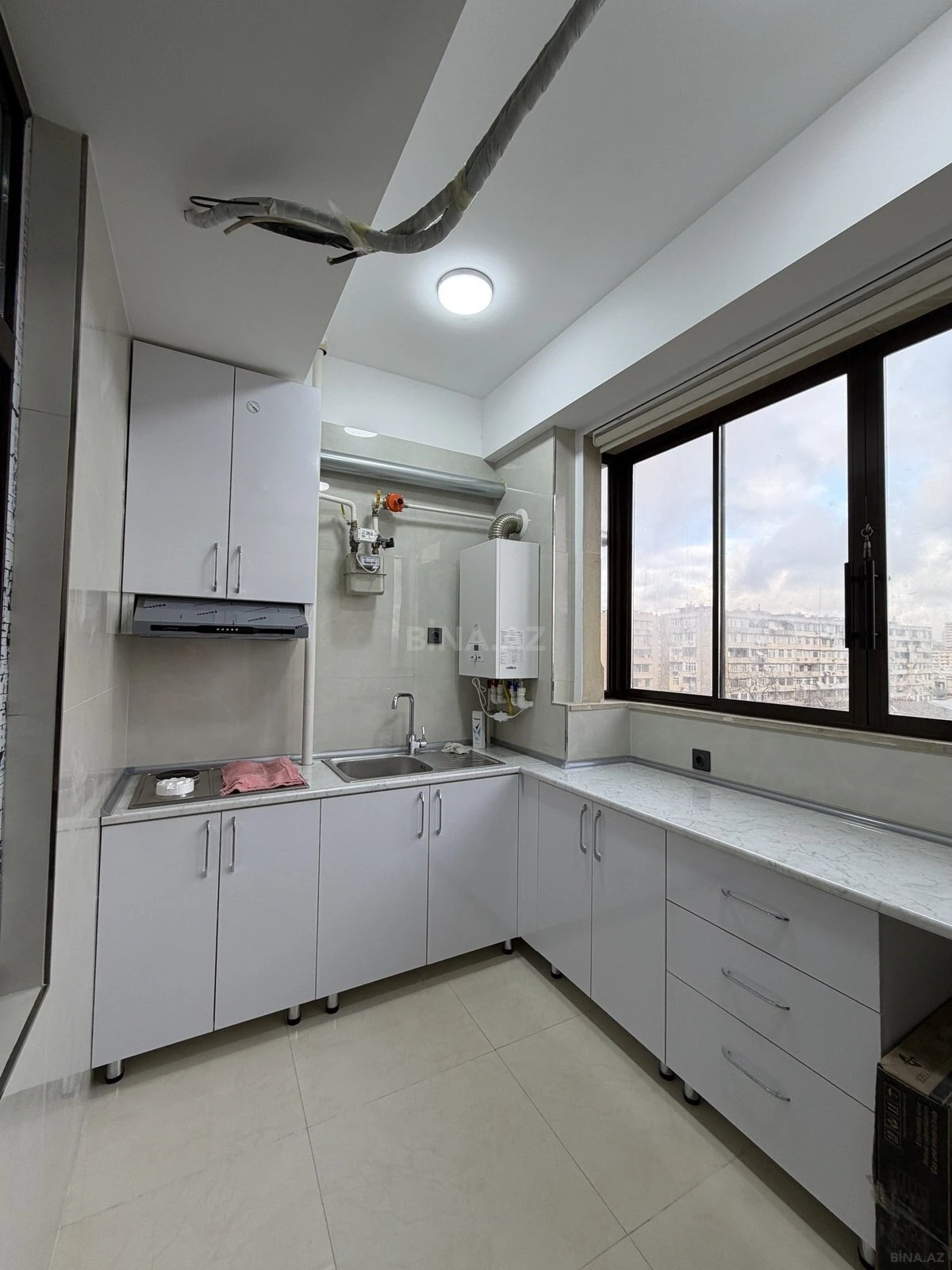 Kirayə verilir 2 otaqlı mənzil 72 m²