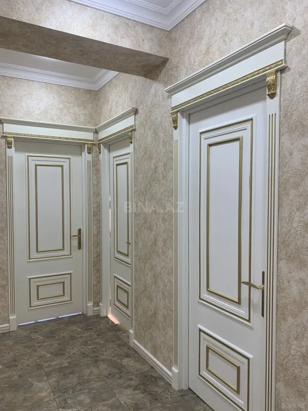 Satılır 4 otaqlı mənzil 150 m²