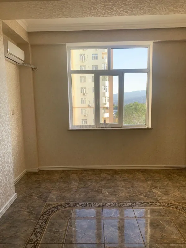 Satılır 4 otaqlı mənzil 150 m²