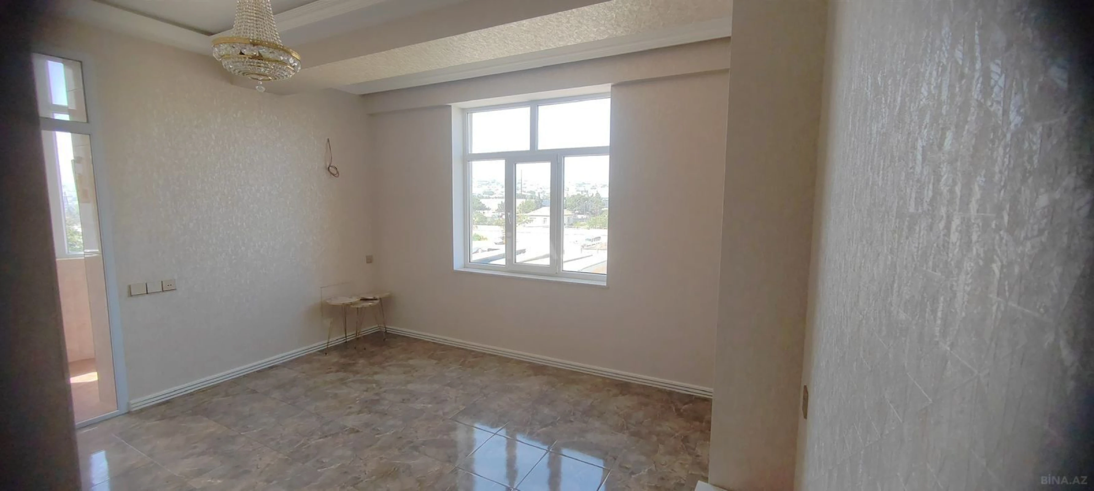 Satılır 4 otaqlı mənzil 150 m²