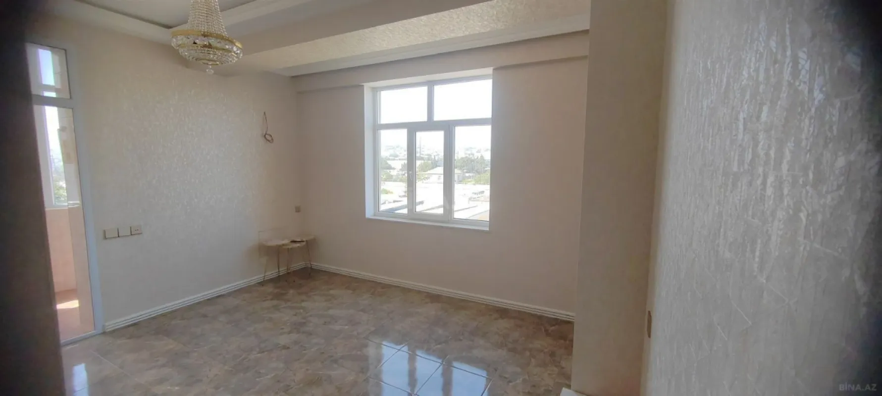 Satılır 4 otaqlı mənzil 150 m²