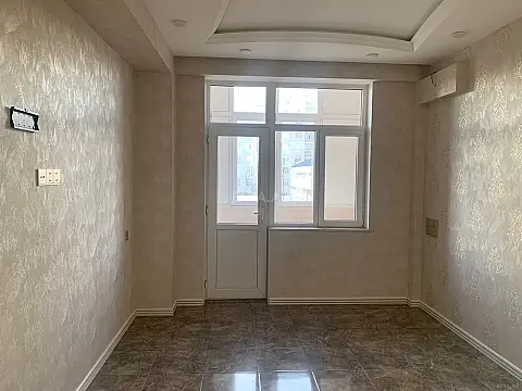 Satılır 4 otaqlı mənzil 150 m²