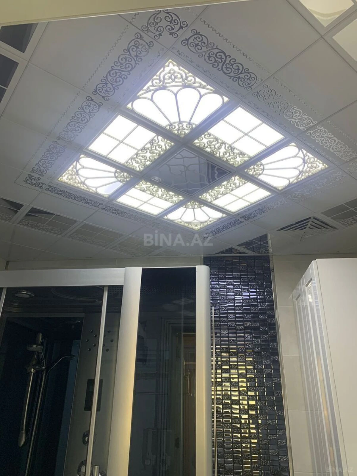 Satılır 4 otaqlı mənzil 150 m²