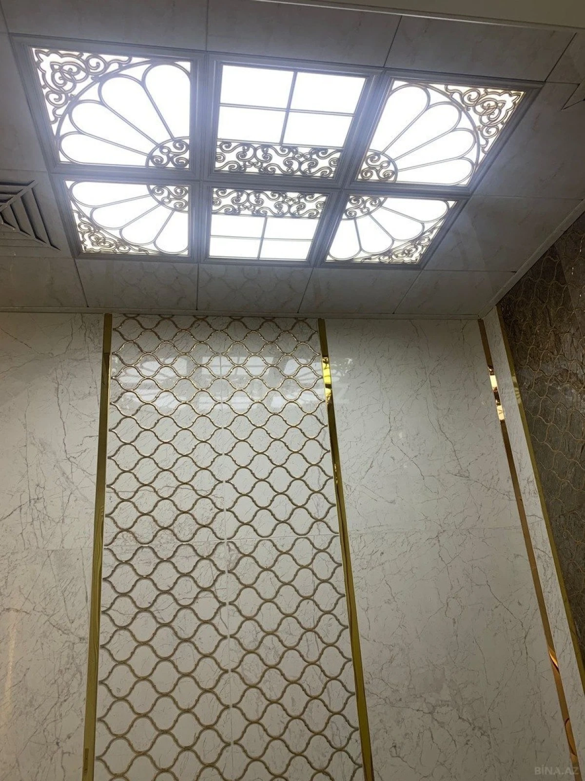 Satılır 4 otaqlı mənzil 150 m²