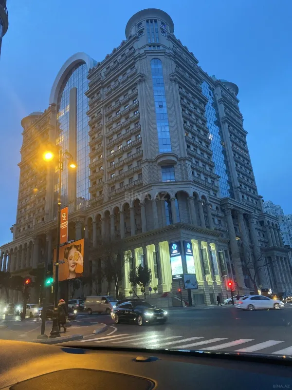 Satılır 3 otaqlı mənzil 107.2 m²