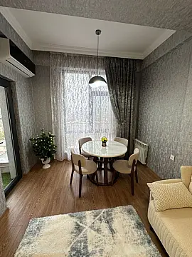 Kirayə verilir 2 otaqlı mənzil 55 m²