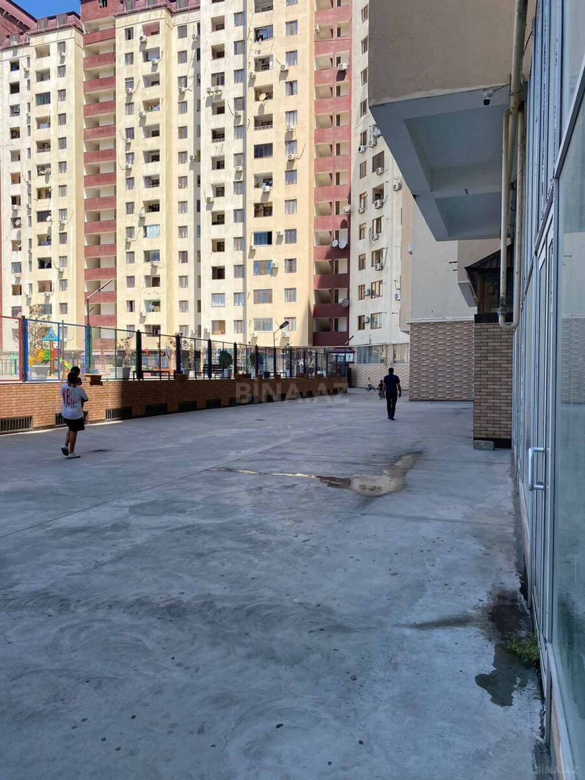 Satılır obyekt 113 m²