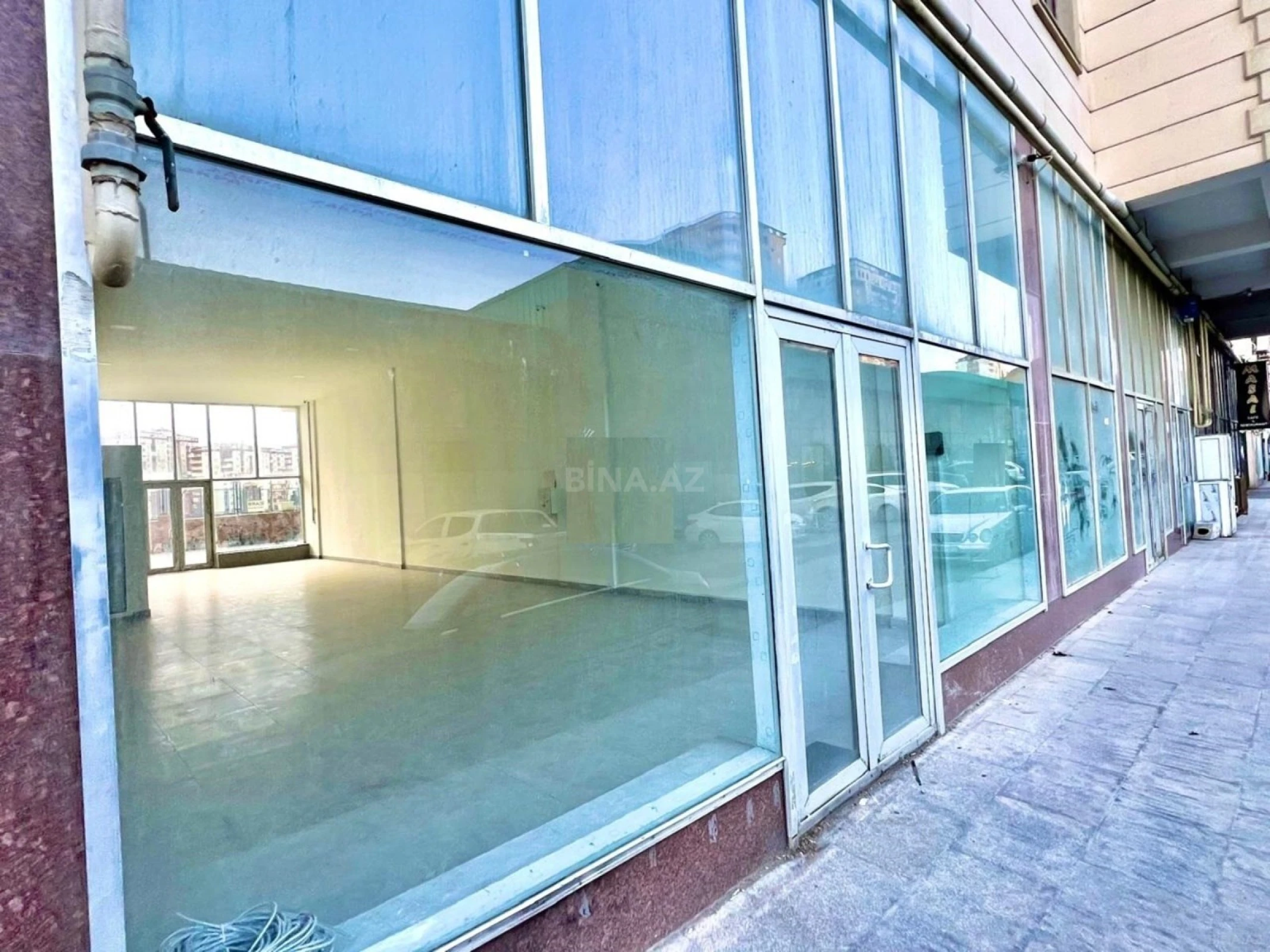 Satılır obyekt 113 m²