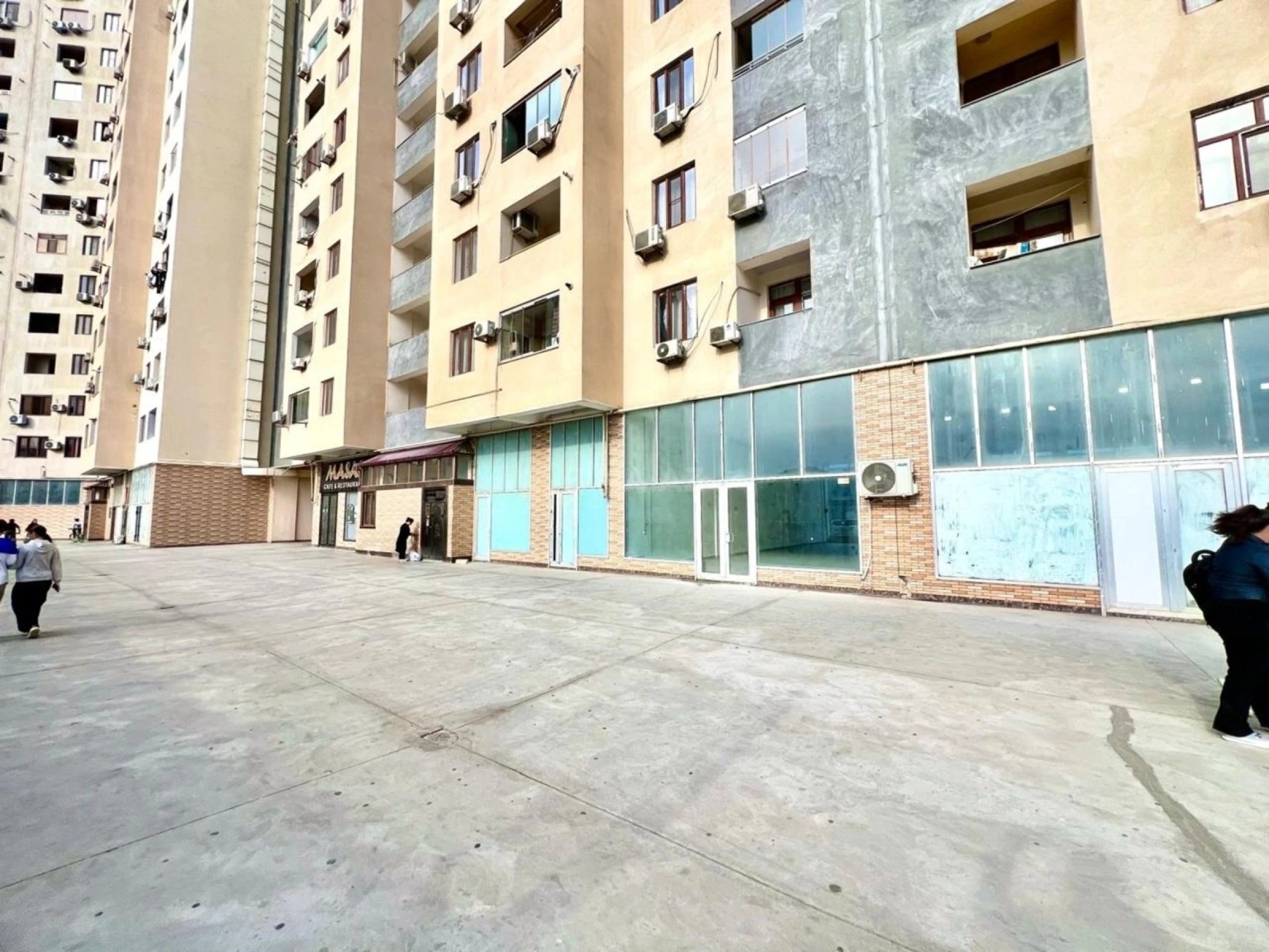 Satılır obyekt 113 m²