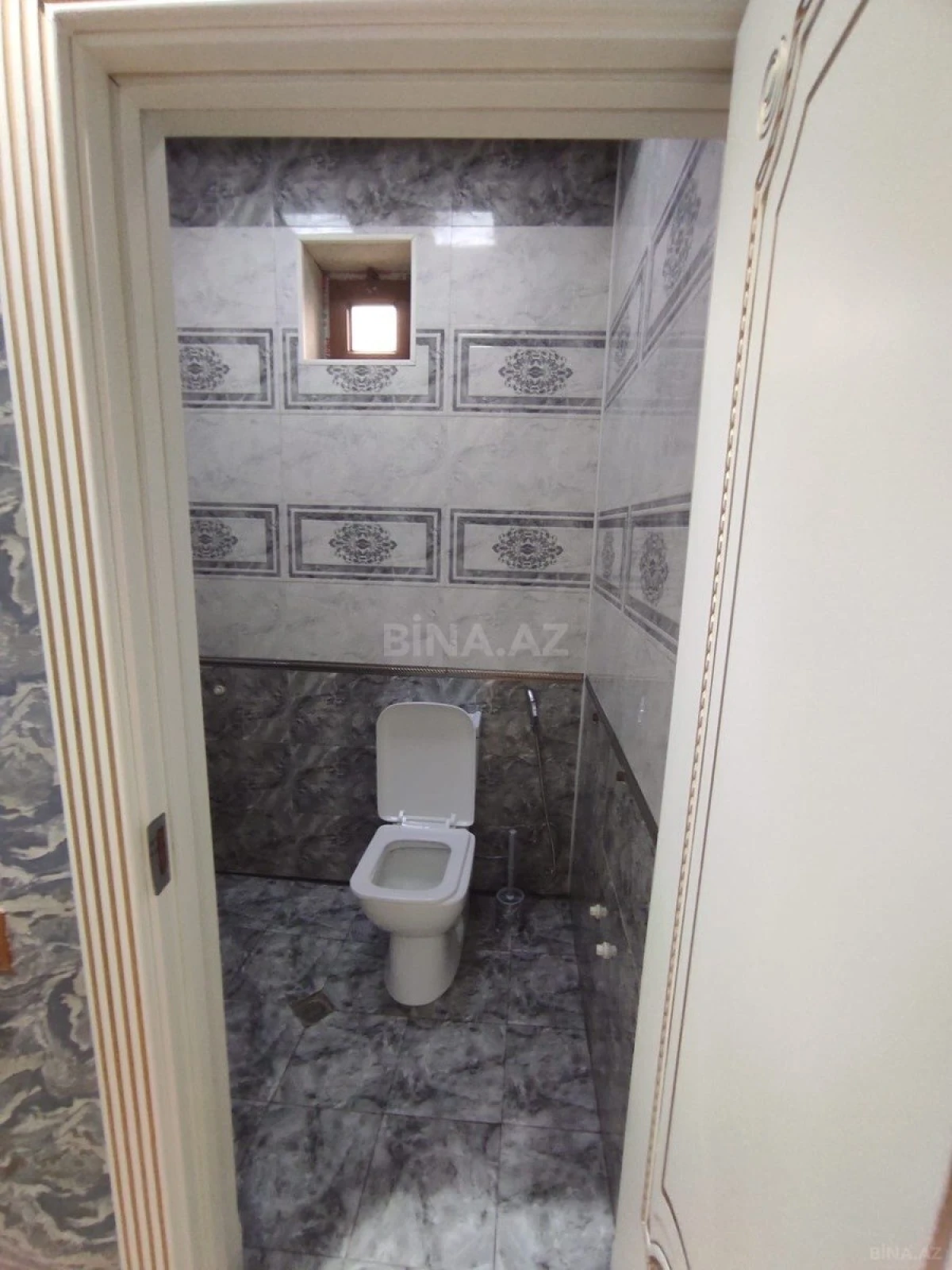 Satılır 6 otaqlı həyət evi 240 m²