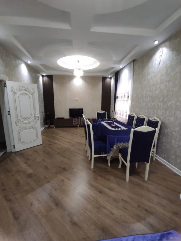 Satılır 6 otaqlı həyət evi 240 m²