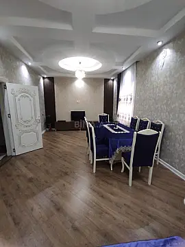 Satılır 6 otaqlı həyət evi 240 m²