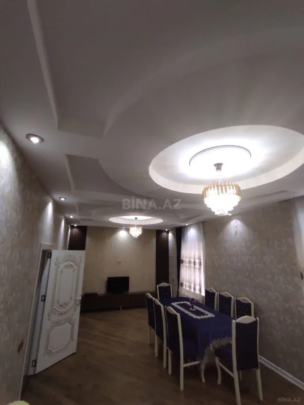 Satılır 6 otaqlı həyət evi 240 m²