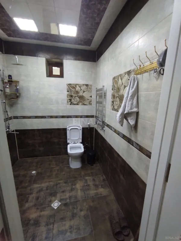 Satılır 6 otaqlı həyət evi 240 m²