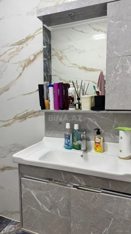 Kirayə verilir 2 otaqlı mənzil 68 m²