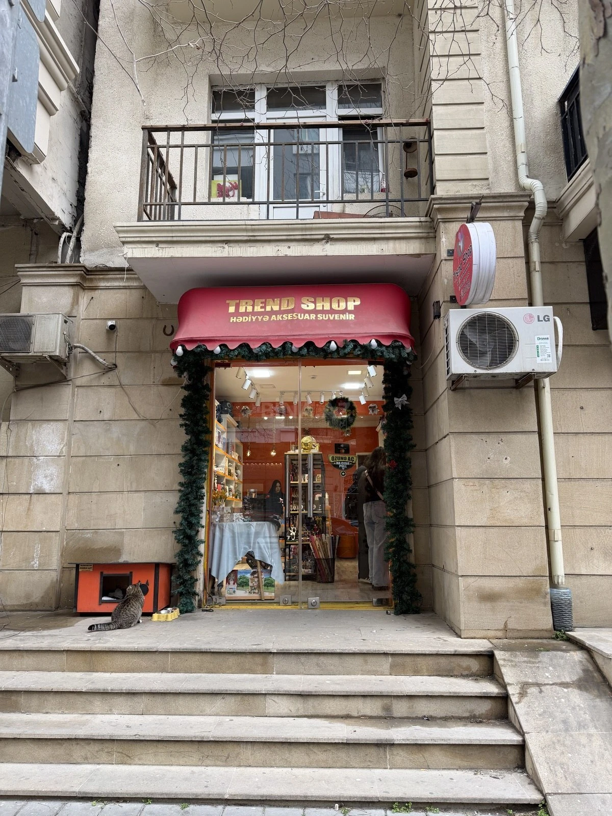 Satılır obyekt 67 m²