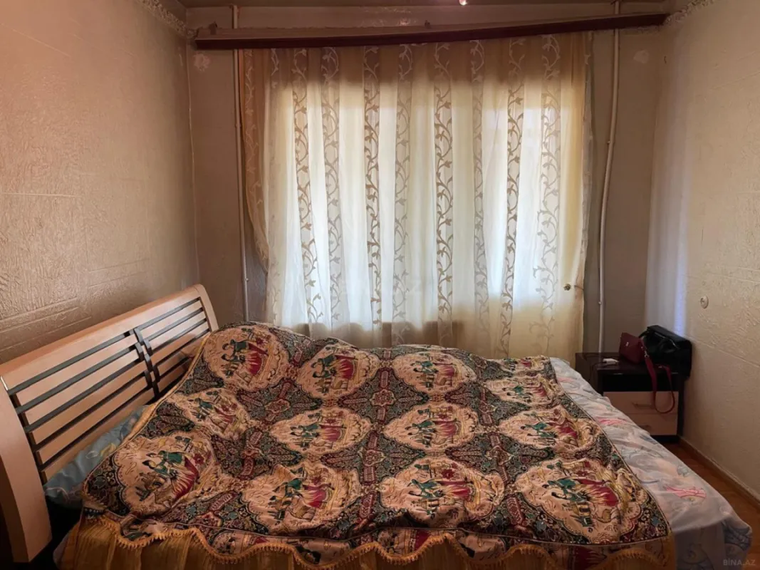 Satılır 5 otaqlı mənzil 120 m²