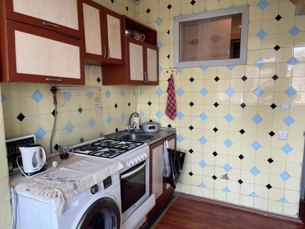 Satılır 5 otaqlı mənzil 120 m²