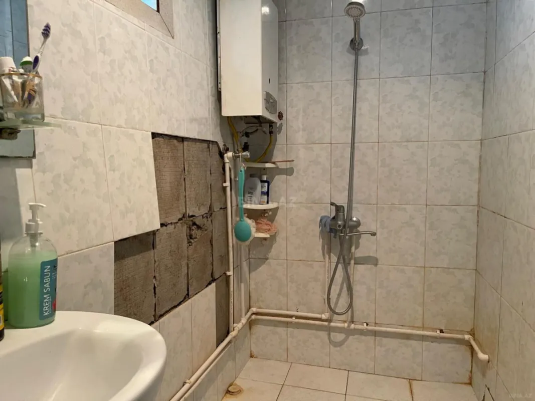 Satılır 5 otaqlı mənzil 120 m²