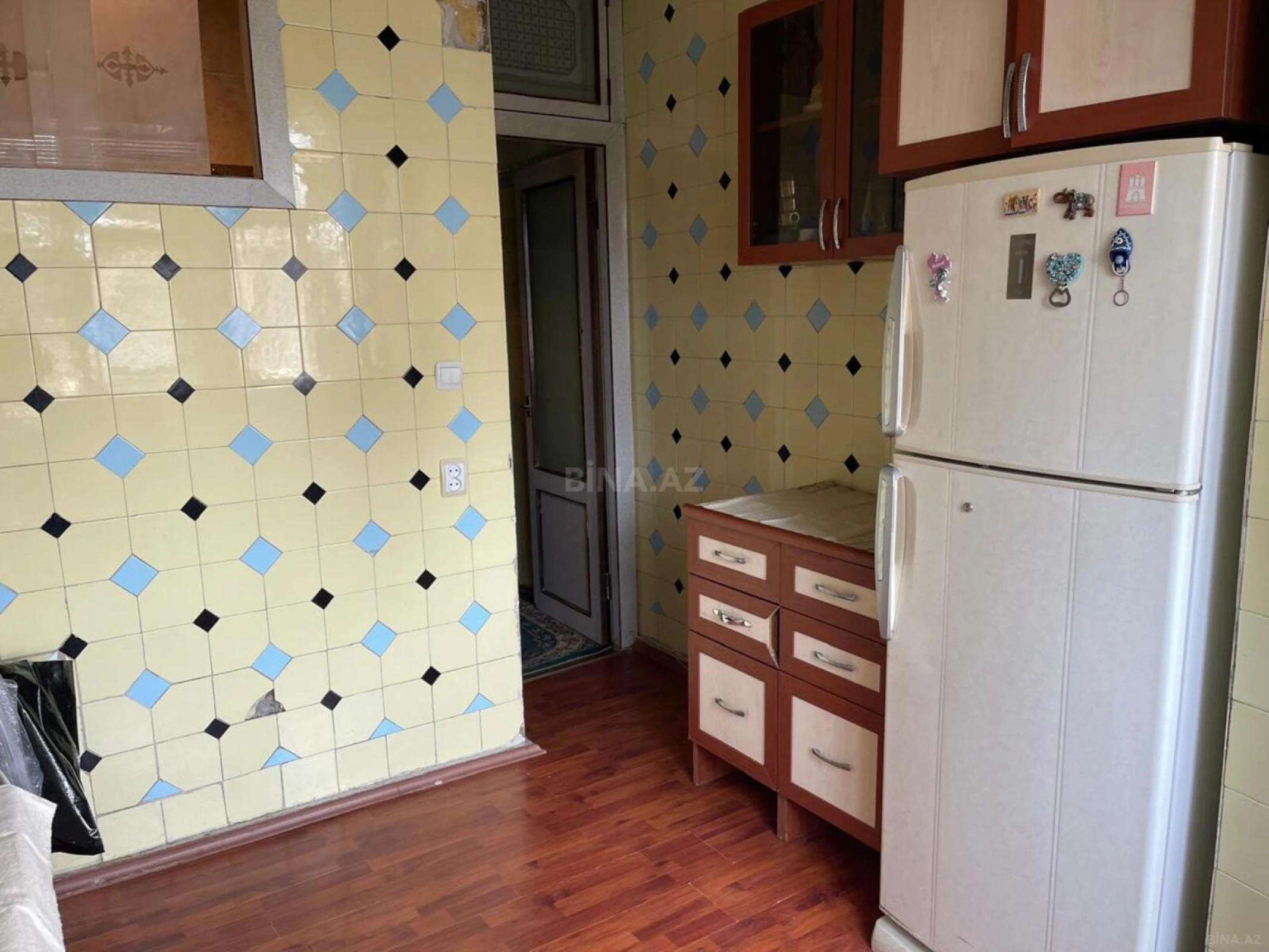 Satılır 5 otaqlı mənzil 120 m²