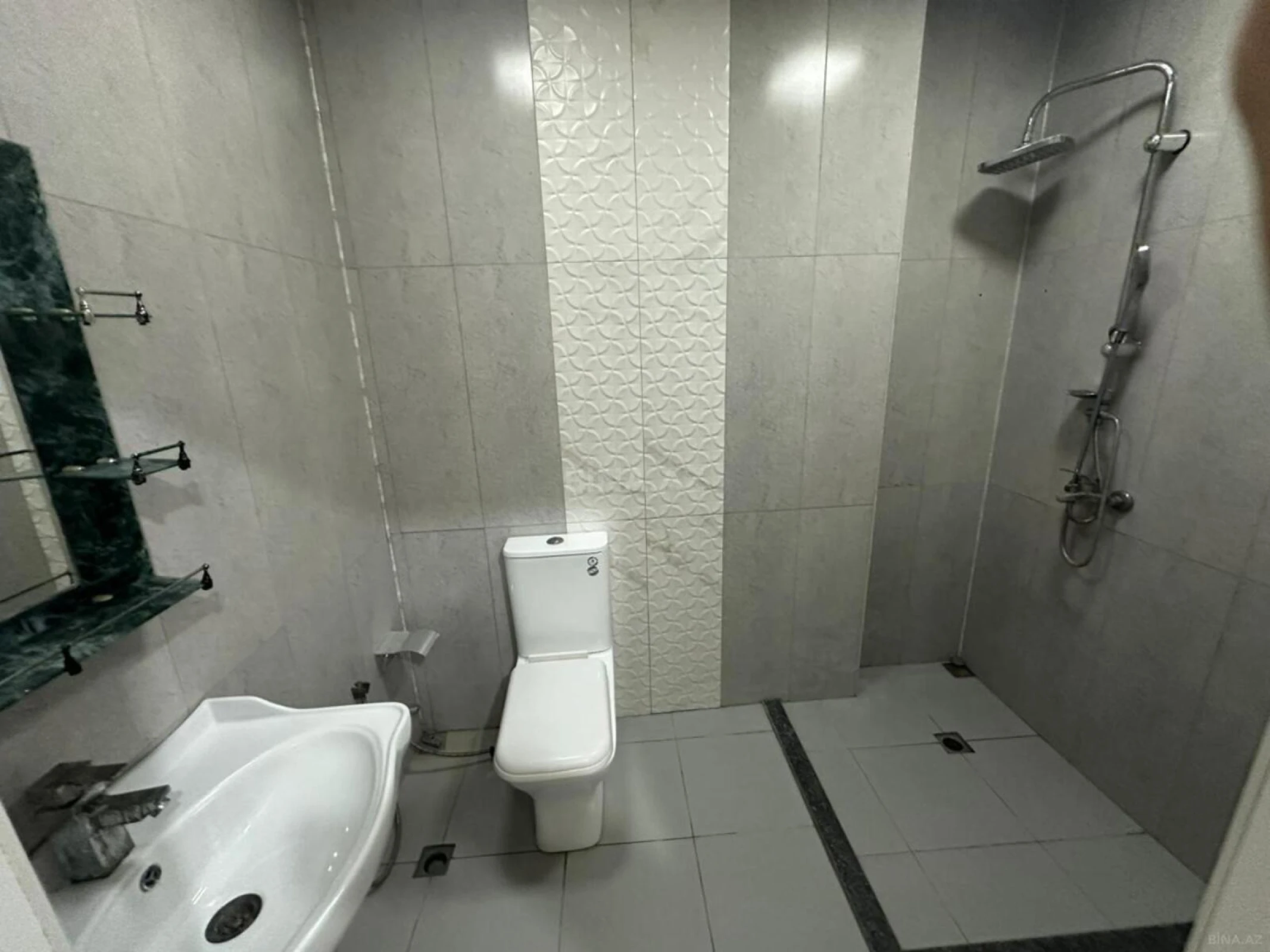 Satılır 2 otaqlı mənzil 90 m²