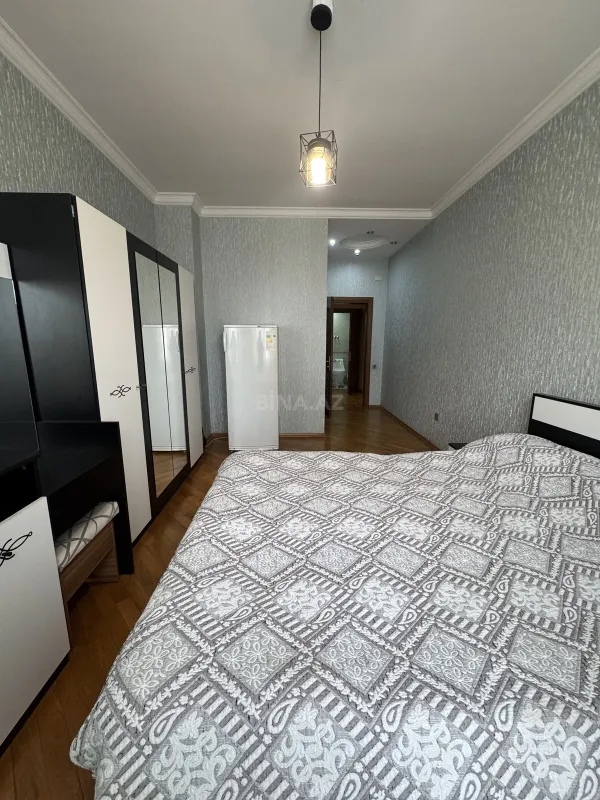 Satılır 3 otaqlı mənzil 115 m²