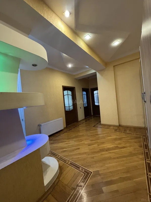 Satılır 3 otaqlı mənzil 115 m²