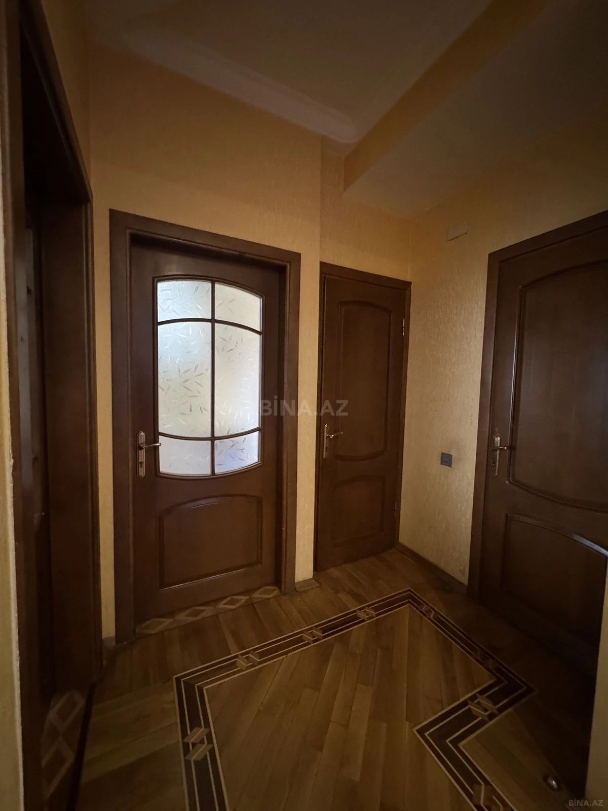 Satılır 3 otaqlı mənzil 115 m²