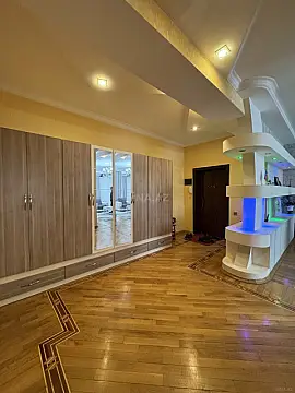 Satılır 3 otaqlı mənzil 115 m²